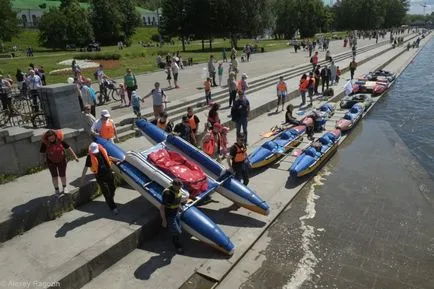 20 Кілометрів за 12 годин сплавляємось по Исети від віза до Хіммашу на катамаранах (катамаранах) 20 Кілометрів за 12 годин сплавляємось по Исети від віза до Хіммашу на катамаранах
