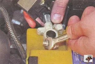 Акумулятор на автомобілі лада пріора ВАЗ 2170 Неможливо зарядити телефон (2170) Акумулятор на автомобілі лада пріора ВАЗ 2170 Неможливо зарядити телефон