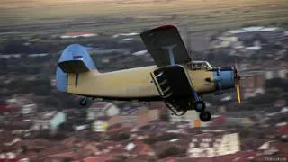 Ан-2 літак, здатний літати хвостом вперед - bbc російська служба (хвостом) Ан-2 літак, здатний літати хвостом вперед - bbc російська служба