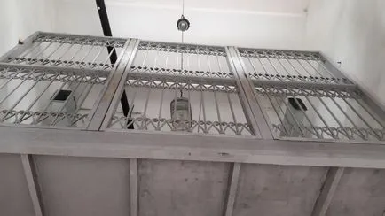 Антресольний поверх другий світло міжповерхове перекриття (дерев'яні) Антресольний поверх другий світло міжповерхове перекриття