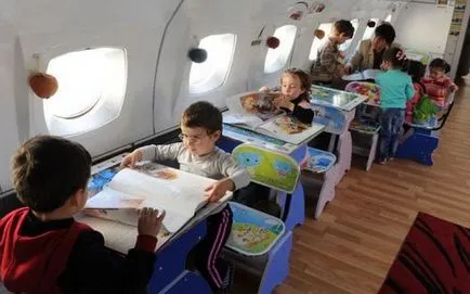 Чим зайняти однорічної дитини в літаку, однорічна дитина (зайняти дитину літаку) Чим зайняти однорічної дитини в літаку, однорічна дитина
