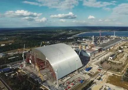 Чорнобиль до і після аварії
