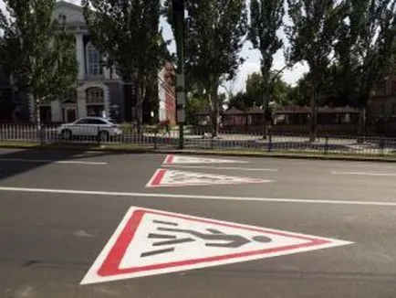 Що головніше знаки або розмітка - що пріоритетніше (найголовніше) Що головніше знаки або розмітка - що пріоритетніше