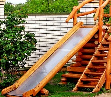 Дитячі гірки для дачі пластикові надувні, з гойдалками або басейном (пластикові) Дитячі гірки для дачі пластикові надувні, з гойдалками або басейном