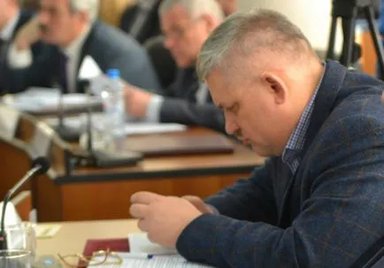 Директор - теплоенерго - винен грошей - теплоенерго, нижній зараз (має) Директор - теплоенерго - винен грошей - теплоенерго, нижній зараз