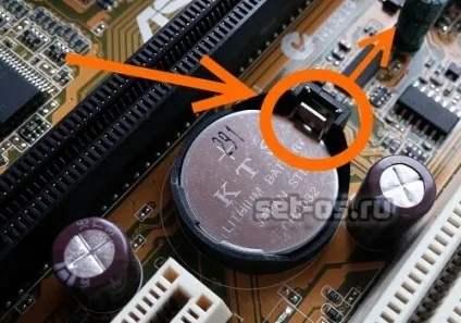 Що значить cmos checksum error - defaults loaded при включенні комп'ютера і як прибрати, як