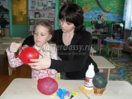 Квіти з ниток своїми руками