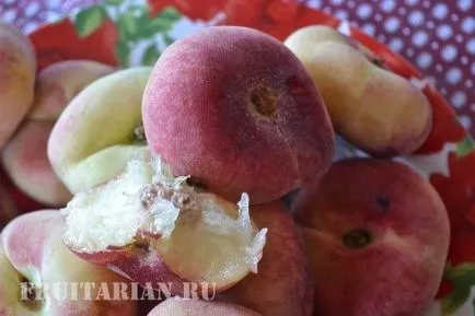 Інжирні персики бувають декількох сортів (бувають) Інжирні персики бувають декількох сортів