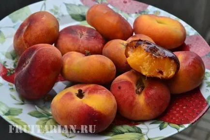 Інжирні персики бувають декількох сортів (інжирні) Інжирні персики бувають декількох сортів