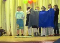 З чого ж, з чого ж, з чого зроблені наші дівчата ... (наші) З чого ж, з чого ж, з чого зроблені наші дівчата ...