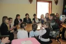 З чого ж, з чого ж, з чого зроблені наші дівчата ... (наші) З чого ж, з чого ж, з чого зроблені наші дівчата ...