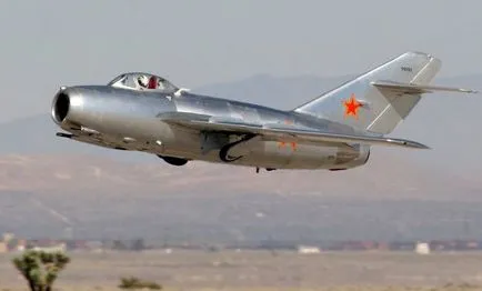 Історія створення і принцип роботи турбореактивного двигуна