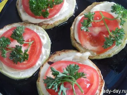 Кабачки з помідорами і сиром, прості рецепти з фото (помідорами) Кабачки з помідорами і сиром, прості рецепти з фото