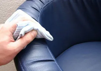 Як почистити диван вибираємо найбільш підходящий метод (почистити диван шкіряний домашніх умовах Ванішем екокожі пароочищувачем засіб для чищення) Як почистити диван вибираємо найбільш підходящий метод