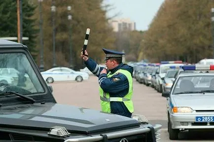 Який штраф передбачений за недотримання дистанції і бічного інтервалу (дистанції) Який штраф передбачений за недотримання дистанції і бічного інтервалу