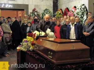 Як проходять католицькі похорон, ритуальний критик, відповіді на питання, що стосуються ритуальних послуг (ритуальних) Як проходять католицькі похорон, ритуальний критик, відповіді на питання, що стосуються ритуальних послуг