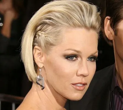 Як зробити начісування на короткі, середні і довгі волосся - покроково в домашніх умовах (начіс) Як зробити начісування на короткі, середні і довгі волосся - покроково в домашніх умовах