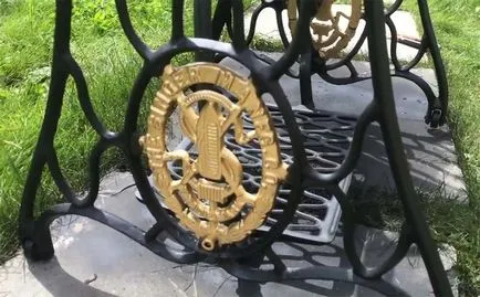 Як зробити стіл з старовинної швейної машини (стіл зі старої швейної машини) Як зробити стіл з старовинної швейної машини