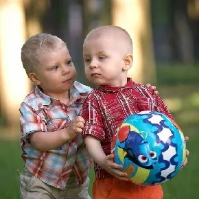 Як заспокоїти дитину 2 років під час істерики