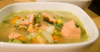 Як варити юшку з голови риби рецепт приготування (голови) Як варити юшку з голови риби рецепт приготування
