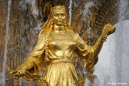 Дівчата з фонтану, корисно про подорожі