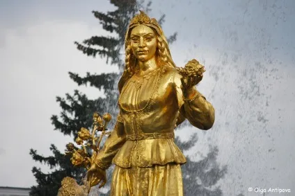 Дівчата з фонтану, корисно про подорожі