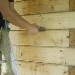 Як закрити тріщини в брусі, будуємо будинок самі