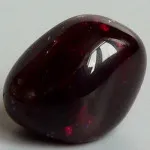 Камінь альмандин, його магічні властивості, лікувальні, фото (камінь підходить ідеально) Камінь альмандин, його магічні властивості, лікувальні, фото