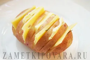 Картопля-гармошка з сиром і вершковим маслом, прості кулінарні рецепти з фотографіями (рецепти) Картопля-гармошка з сиром і вершковим маслом, прості кулінарні рецепти з фотографіями