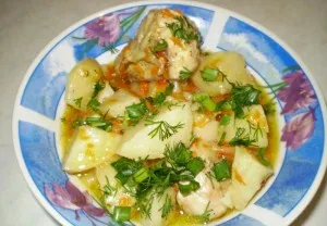 Картопля тушкована з куркою (куркою) Картопля тушкована з куркою