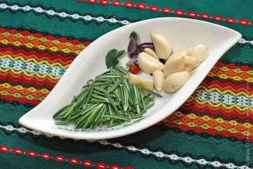 Картопля в духовці запечена зі свіжим розмарином (картопля) Картопля в духовці запечена зі свіжим розмарином