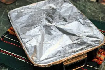 Картопля в духовці запечена зі свіжим розмарином (гілочки розмарину обірвати листки) Картопля в духовці запечена зі свіжим розмарином