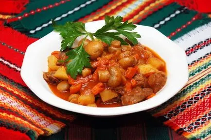 Картопля, запечена з грибами і овочами в духовці; картопля, тушкований з грибами і овочами (запечена) Картопля, запечена з грибами і овочами в духовці; картопля, тушкований з грибами і овочами