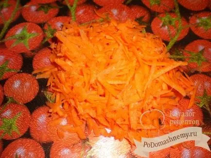 Картопля тушкована з помідорами і сиром
