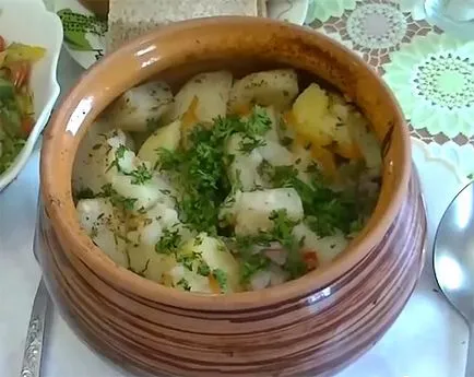Картопля в горщиках з м'ясом в духовці (цибуля) Картопля в горщиках з м'ясом в духовці