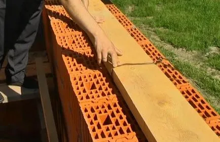 Кріплення мауерлата до газобетону на стіні без армопоясу (кріплення) Кріплення мауерлата до газобетону на стіні без армопоясу