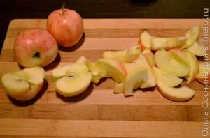 Курка фарширована яблуками і рисом (курка фарширована з рисом і яблуками) Курка фарширована яблуками і рисом