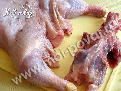 Курка, фарширована потрохами і локшиною - кулінарний рецепт (курка) Курка, фарширована потрохами і локшиною - кулінарний рецепт