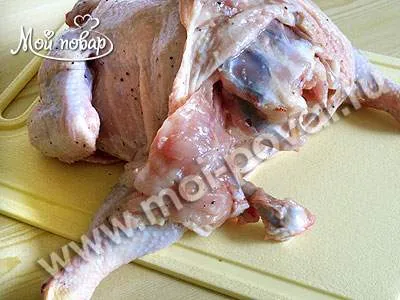 Курка, фарширована потрохами і локшиною - кулінарний рецепт (фарширована) Курка, фарширована потрохами і локшиною - кулінарний рецепт