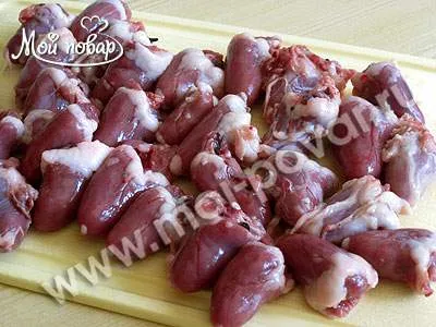 Курка, фарширована потрохами і локшиною - кулінарний рецепт (кулінарія другі страви рецепт курка фарширована потрошками локшиною фото) Курка, фарширована потрохами і локшиною - кулінарний рецепт