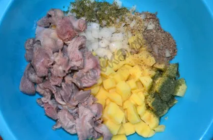 Курячі шлуночки з картоплею - рецепт з покроковими фото (курячі шлунки картоплею) Курячі шлуночки з картоплею - рецепт з покроковими фото