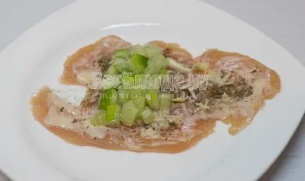 Курячі рулетики з огірком в духовці, рецепт з покроковими фото, всі страви (рулетики) Курячі рулетики з огірком в духовці, рецепт з покроковими фото, всі страви