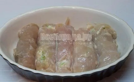 Курячі рулетики з огірком в духовці, рецепт з покроковими фото, всі страви (рулетики з курячого філе з огірком) Курячі рулетики з огірком в духовці, рецепт з покроковими фото, всі страви