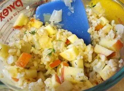 Курка, фарширована рисом і яблуками - покроковий рецепт з фото на (кулінари) Курка, фарширована рисом і яблуками - покроковий рецепт з фото на