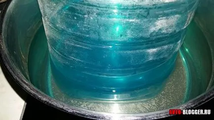 Лід в бачку омивача автомобіля (пару годин розтане) Лід в бачку омивача автомобіля