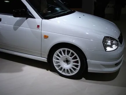 Lada priora sport - седан, заряджений заводським тюнінгом (колеса) Lada priora sport - седан, заряджений заводським тюнінгом