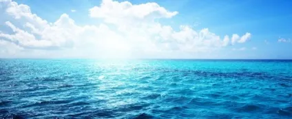 Чому море синє