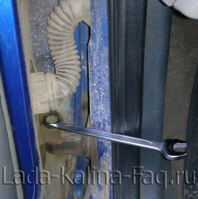 Люфт петель дверей на лада калині, підтягування і заміна болтів (болтів) Люфт петель дверей на лада калині, підтягування і заміна болтів
