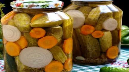Мариновані огірки з морквою (огірки) Мариновані огірки з морквою