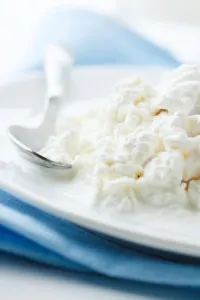 Чи можна їсти сир на ніч користь (творог) Чи можна їсти сир на ніч користь